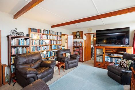 Photo of property in 14 Totara Street, Marton, 4710