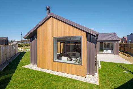 Photo of property in 5 Merivale Avenue, Wanaka, 9305