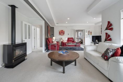 Photo of property in 31 Caroline Crescent, Highbury, Palmerston North, 4412