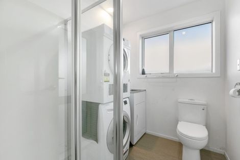 Photo of property in 16b Ropata Avenue, Point England, Auckland, 1072