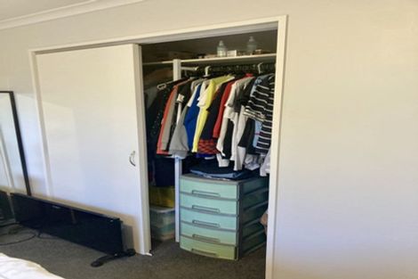 Photo of property in 3 Greenleaf Way, Northcross, Auckland, 0630