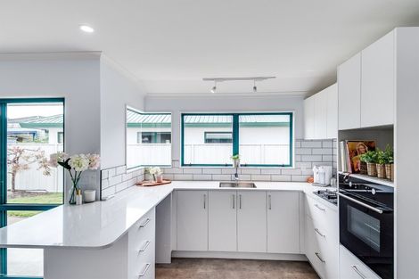 Photo of property in 5 Montague Way, Taradale, Napier, 4112