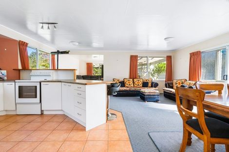 Photo of property in 117 Oakura Road, Oakura, Hikurangi, 0184