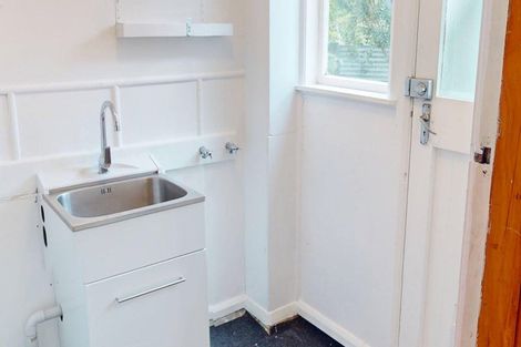 Photo of property in 11 Renfrew Place, Highbury, Palmerston North, 4412