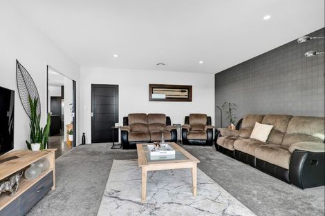 Photo of property in 4 Cessna Lane, Glen Avon, New Plymouth, 4312