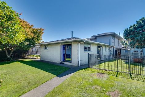 Photo of property in 208 Caroline Place, Mayfair, Hastings, 4122