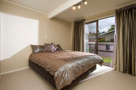 Photo of property in 85 Girrahween Drive, Totara Vale, Auckland, 0629