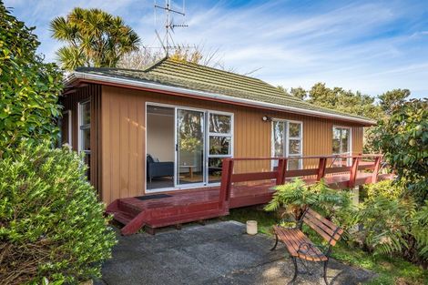 Photo of property in 18 Toporoa View, Ascot Park, Porirua, 5024