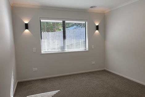 Photo of property in 38 Mooring Close, Whitby, Porirua, 5024
