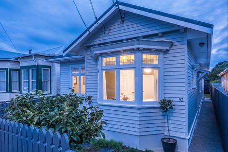 Photo of property in 52 Endeavour Street, Lyall Bay, Wellington, 6022