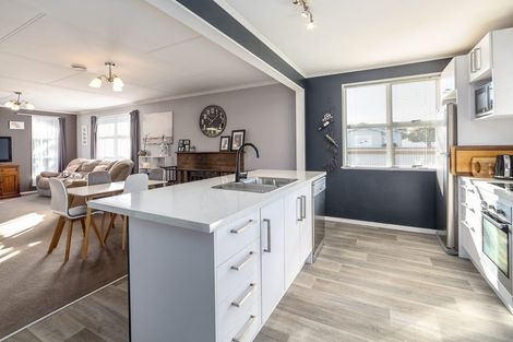 Photo of property in 46 Miller Street, Dannevirke, 4930