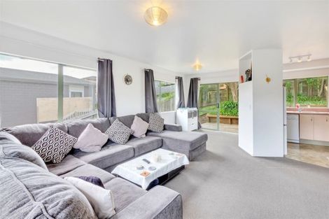 Photo of property in 121b Sunnyside Road, Sunnyvale, Auckland, 0612