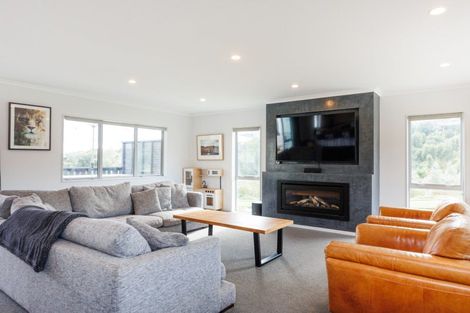 Photo of property in 103 Cashmere Drive, Fitzherbert, Palmerston North, 4410