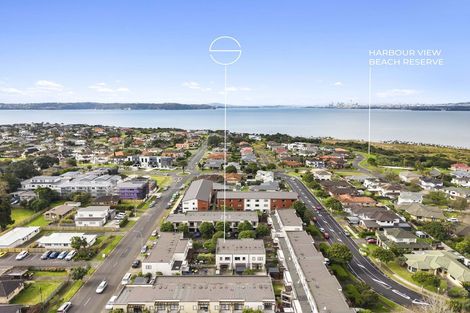 Photo of property in 5/17 Harbour View Road, Te Atatu Peninsula, Auckland, 0610