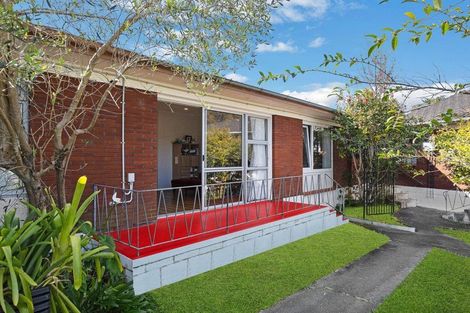 Photo of property in 3/1 Ribblesdale Road, Henderson, Auckland, 0612