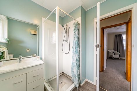 Photo of property in 2/8 Oregon Drive, Maoribank, Upper Hutt, 5018