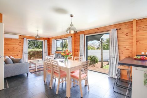 Photo of property in 23a Awarua Crescent, Havelock North, 4130