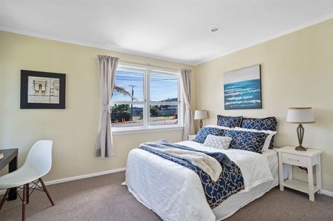 Photo of property in 1/33 Exmouth Road, Northcote, Auckland, 0627