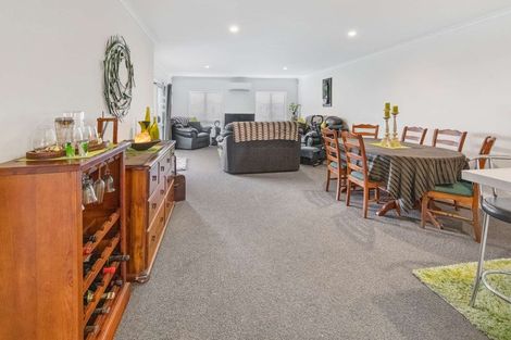Photo of property in 14 Fuller Street, Papamoa Beach, Papamoa, 3118