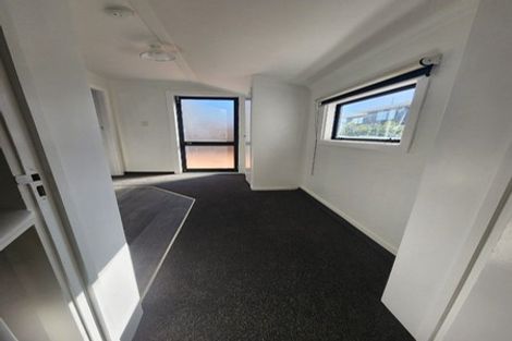 Photo of property in 28 Breakwater Road, Moturoa, New Plymouth, 4310