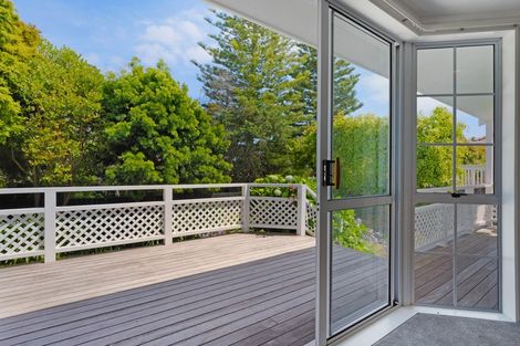 Photo of property in 2/2 Napoleon Avenue, Milford, Auckland, 0620