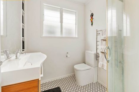 Photo of property in 1/12 Firth Road, Torbay, Auckland, 0630