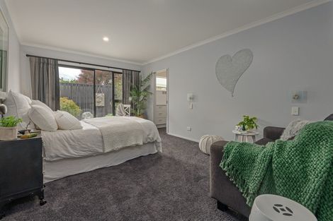 Photo of property in 17 Jensen Street, Hokowhitu, Palmerston North, 4410