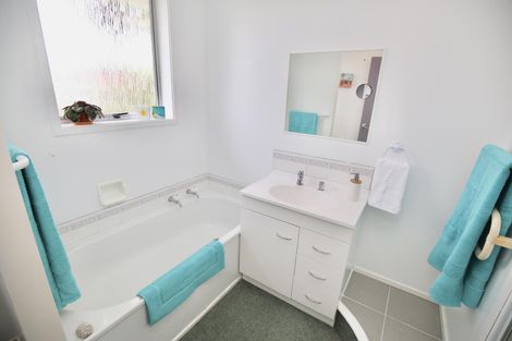 Photo of property in 15a Sandalwood Drive, Dinsdale, Hamilton, 3204