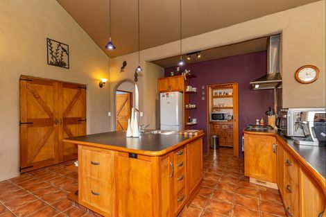 Photo of property in 100 Waihou Road, Levin, 5571