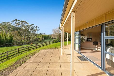 Photo of property in 11 Pineview Lane, Helensville, 0875