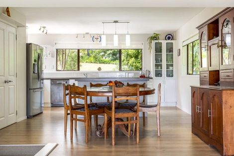 Photo of property in 93 Garfield Road, Helensville, 0800