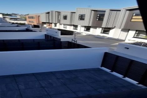 Photo of property in 10/4 Stables Lane, Silverdale, 0932