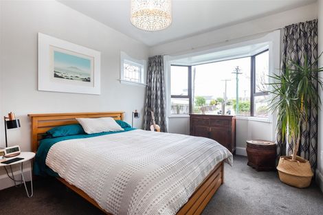 Photo of property in 82 Olliviers Road, Phillipstown, Christchurch, 8011