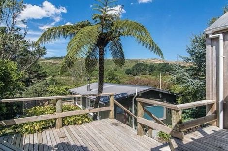 Photo of property in 11 Richmond Hill, Glenside, Wellington, 6037