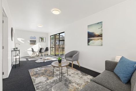 Photo of property in 7 Pushon Place, Clendon Park, Auckland, 2103