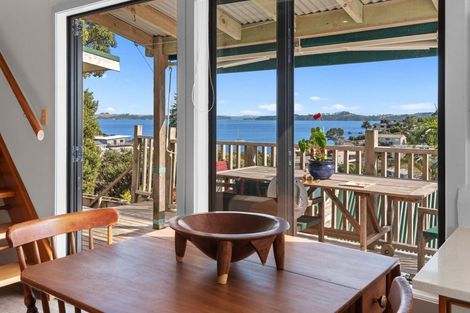 Photo of property in 29 Rewa Place, Russell, 0202