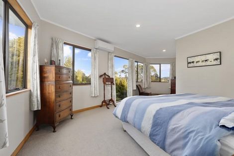 Photo of property in 268 Forest Hill Road, Waiatarua, Auckland, 0612