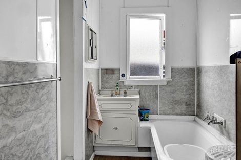 Photo of property in 407 Waihi Road, Normanby, Hawera, 4614