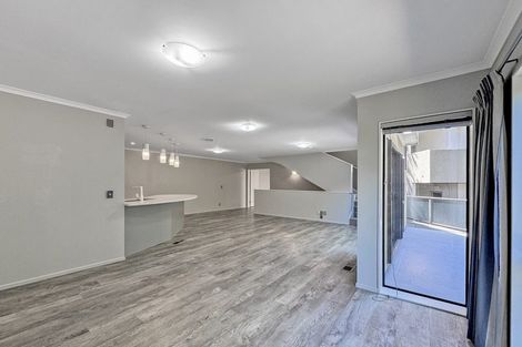 Photo of property in 5 Bank Road, Northland, Wellington, 6012