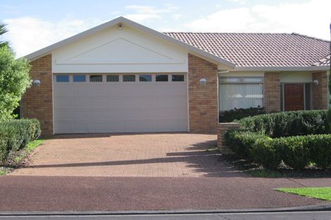 Photo of property in 4 Connemara Court, West Harbour, Auckland, 0618