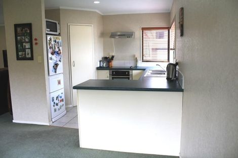 Photo of property in 1/5 Halberg Street, Glenfield, Auckland, 0629