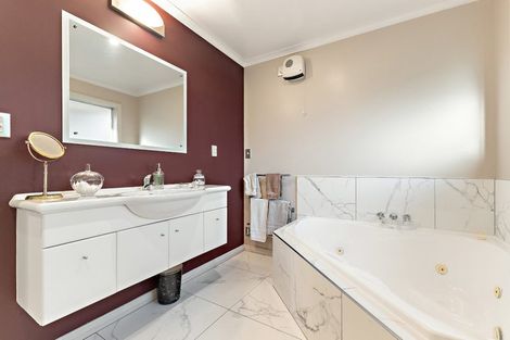 Photo of property in 7 Coolspring Way, Redwood, Christchurch, 8051