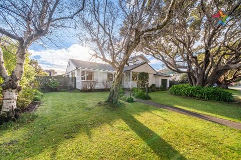 Photo of property in 27 Hinau Street, Woburn, Lower Hutt, 5010