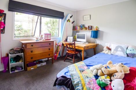 Photo of property in 16 Panzic Place, Glen Eden, Auckland, 0602