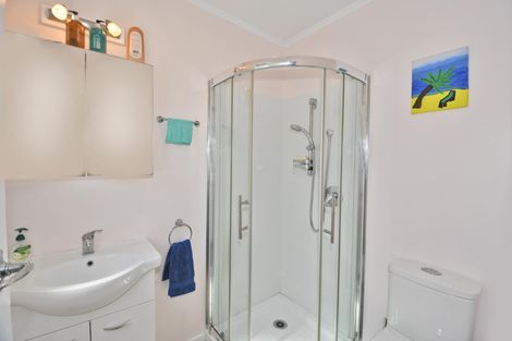 Photo of property in 8 Hillside Crescent, Leigh, 0985