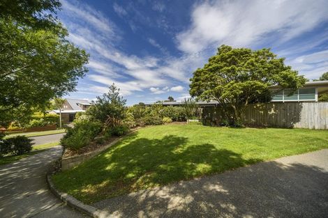 Photo of property in 21 Springdale Grove, Fitzherbert, Palmerston North, 4410