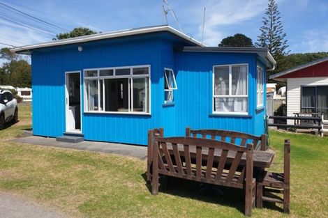 Photo of property in 11 Second Avenue, Urenui, 4377