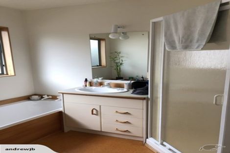 Photo of property in 112 Stanmore Bay Road, Stanmore Bay, Whangaparaoa, 0932