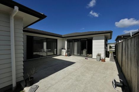 Photo of property in 13 Treestump Road, Takanini, 2112
