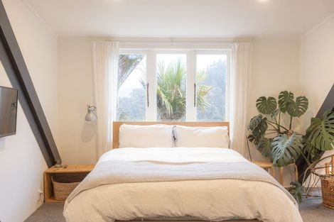 Photo of property in 33 Tainui Road, Titirangi, Auckland, 0604